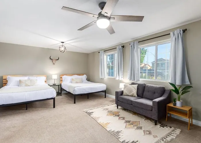 Modern Oasis With Free Heated Pool * Mesa
