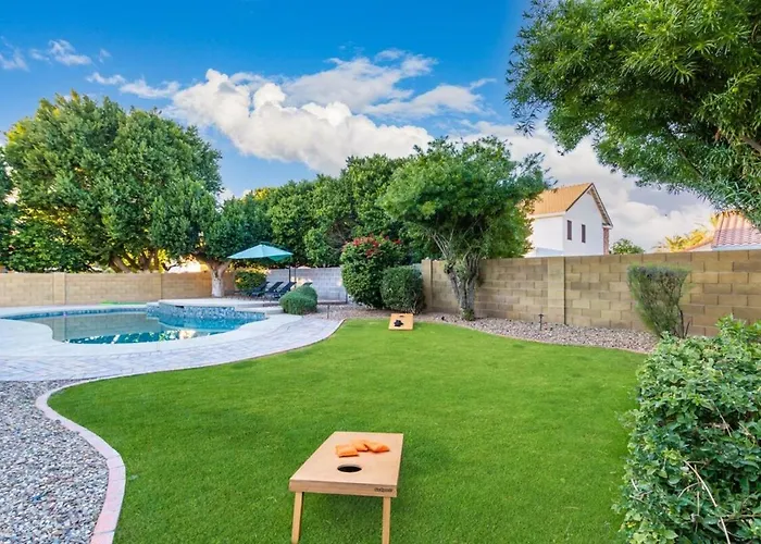 Modern Oasis With Free Heated Pool *