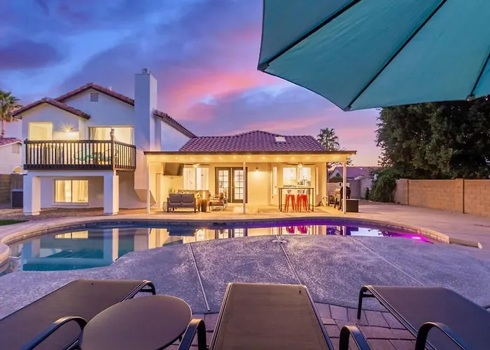 Modern Oasis With Free Heated Pool