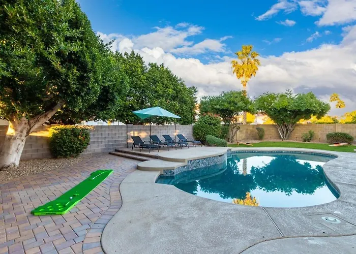 Modern Oasis With Free Heated Pool * Mesa